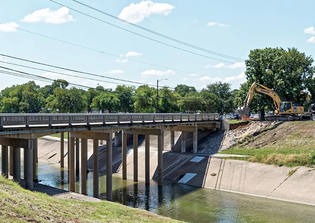 The original Stella Link bridge over Brays Bayou before the extension work began