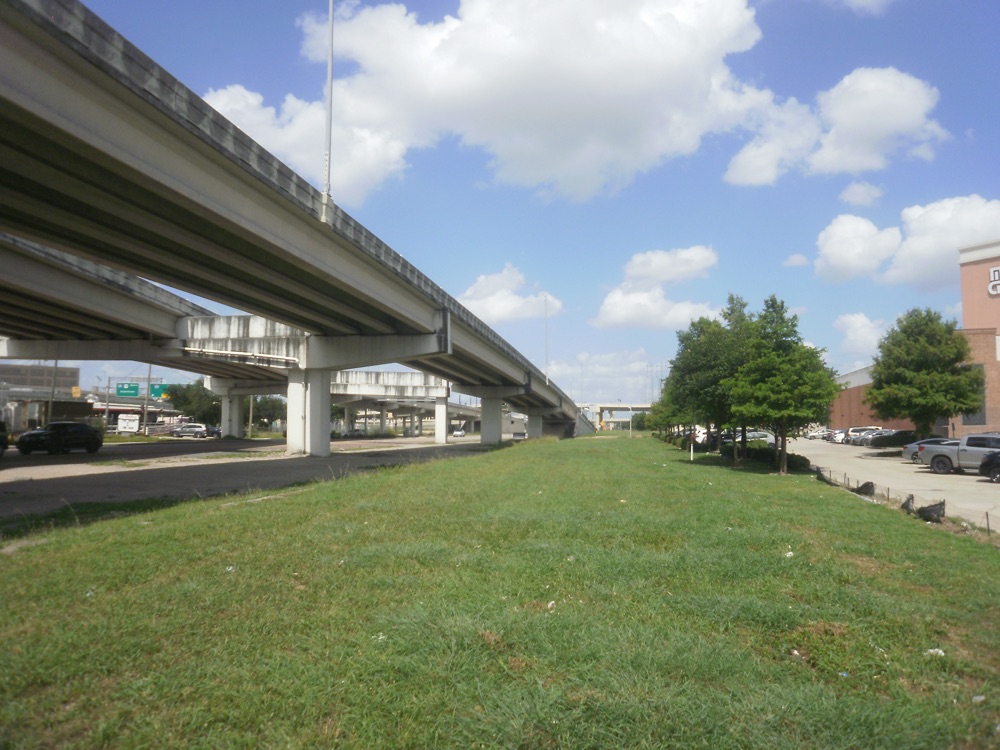 Loop 610 elevated corridor along the waterline alignment